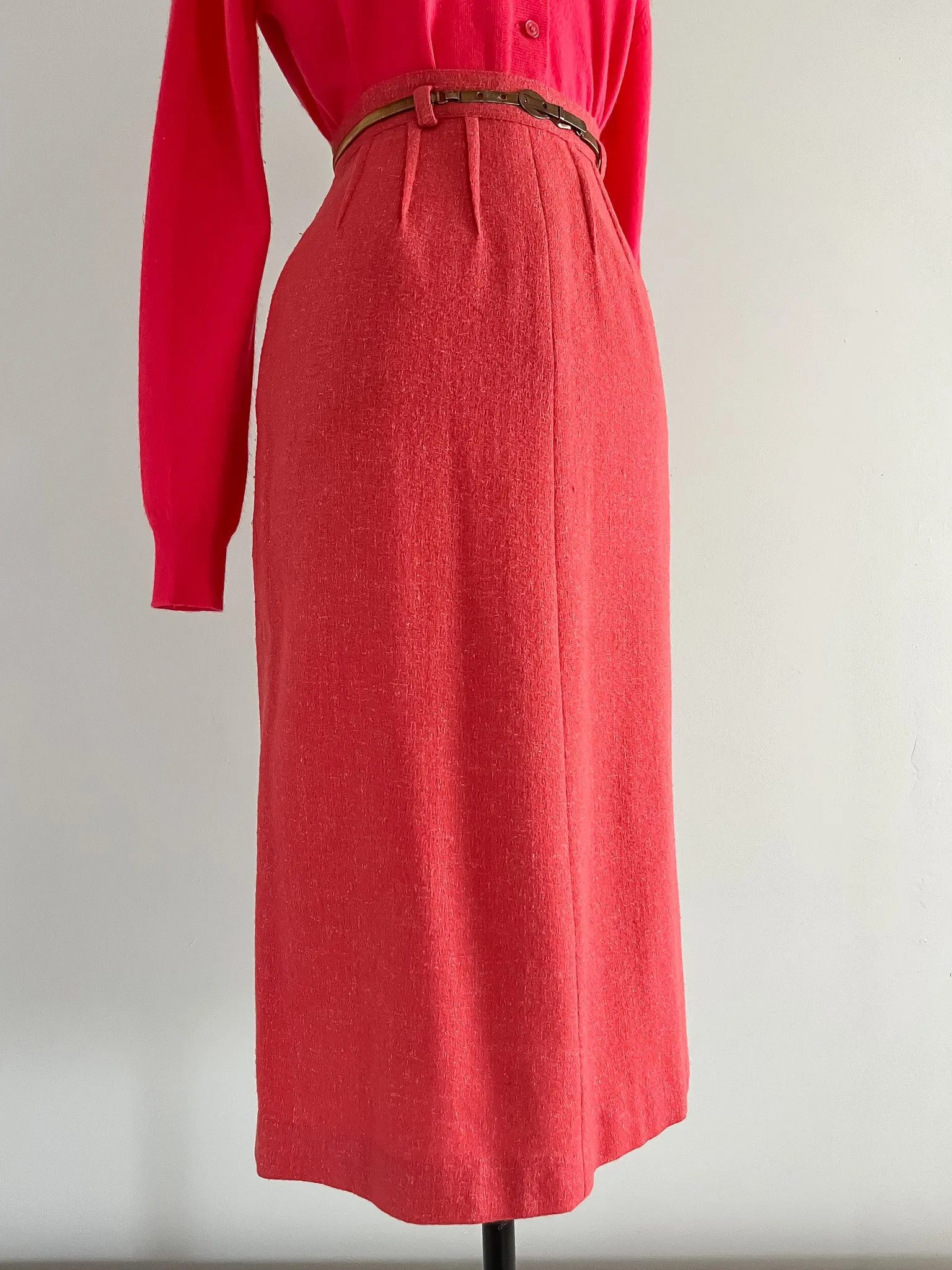 Beautiful 1950's Salmon Pink Wool Pencil Skirt / Sz S