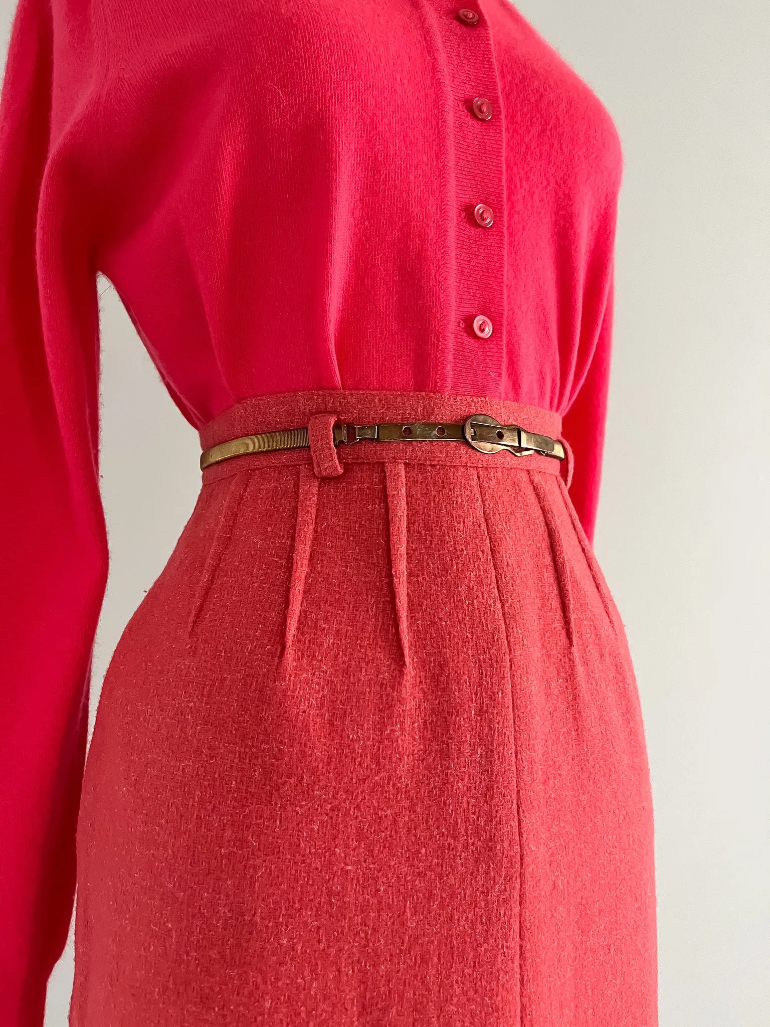 Beautiful 1950's Salmon Pink Wool Pencil Skirt / Sz S