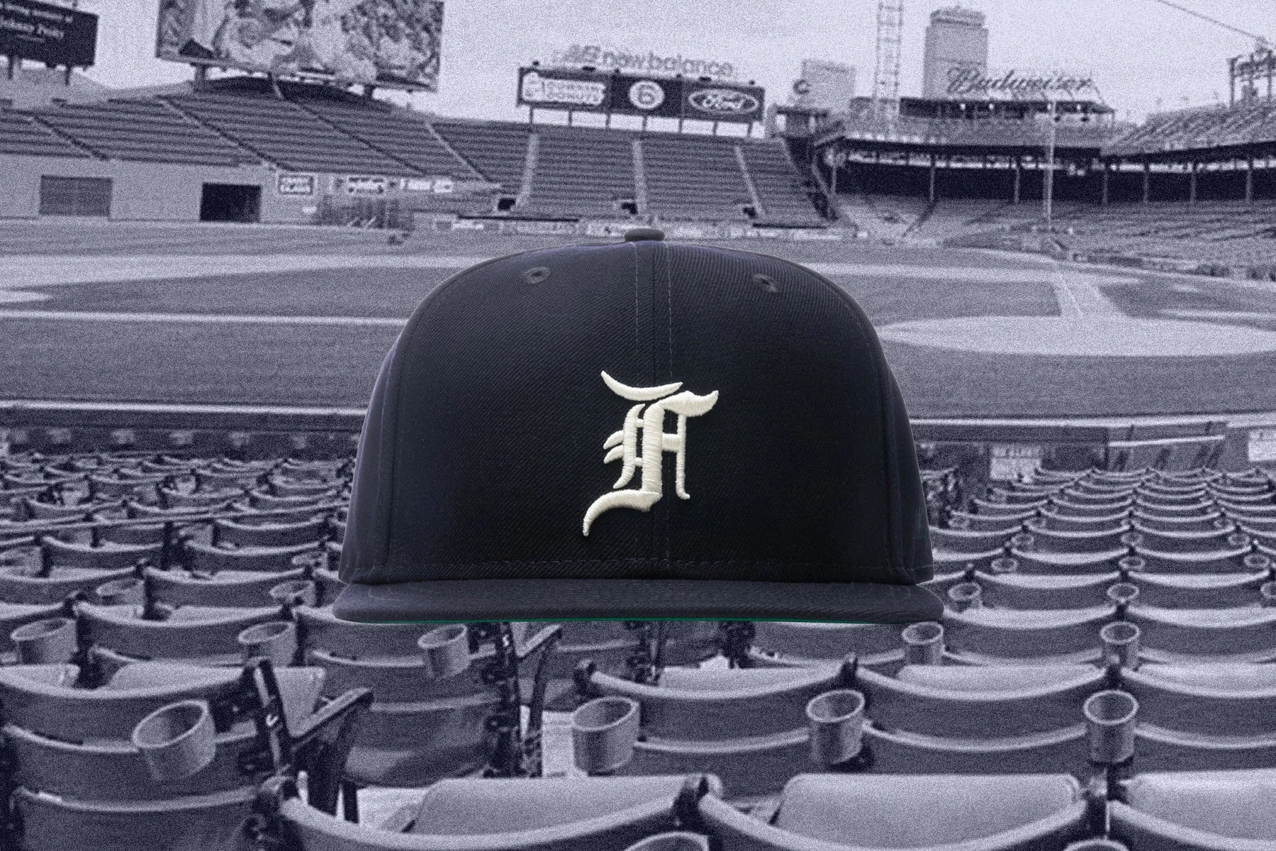 New Era x Fear of God Essentials 59FIFTY Fitted Detroit Tigers - Navy